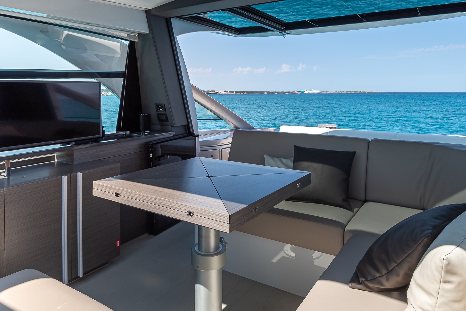 Pershing 5X luxury yacht charter in Ibiza — photo 11 | Cyril Peret