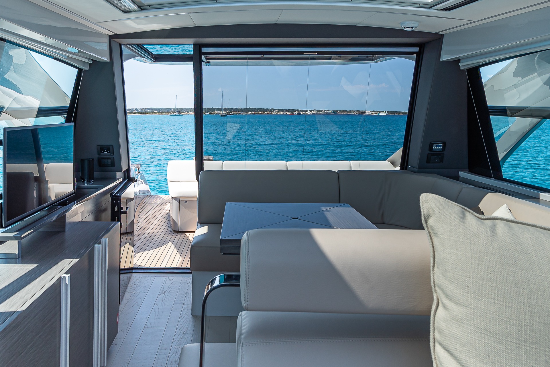 Pershing 5X luxury yacht charter in Ibiza — photo 10 | Cyril Peret